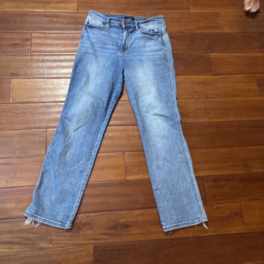 Judy Blue High Waisted Dad Jean Distressed Raw Hem Modern Trend Denim| Size 11
